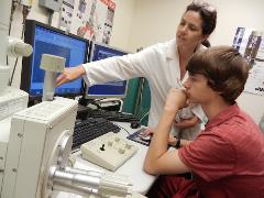 Opward Bound student, microscopy imaging lab